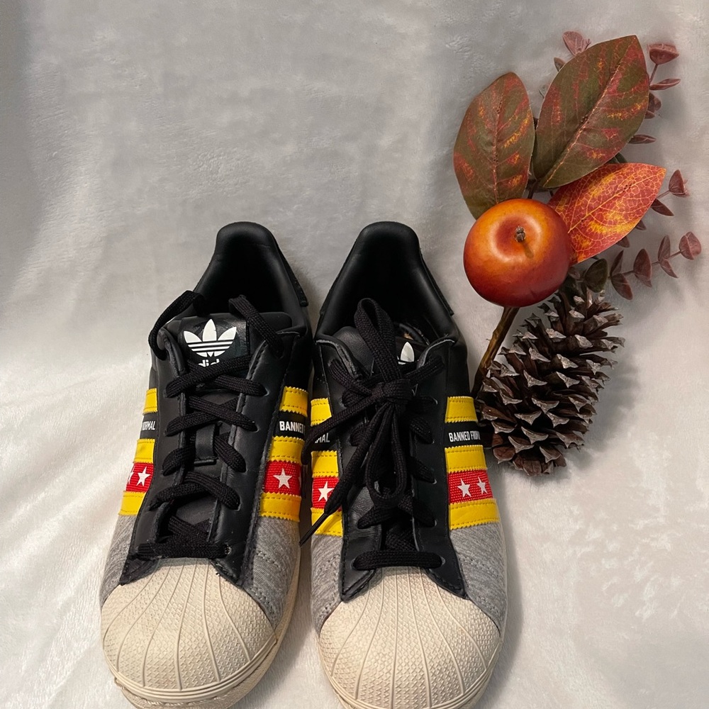 Adidas Women’s size 7 Banned from Normal originals by Rita ORA